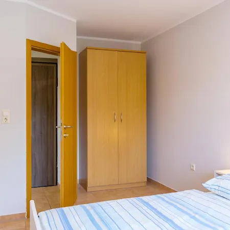 Pinia Apartman *