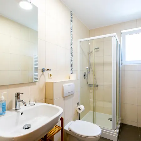 Pinia Apartman *