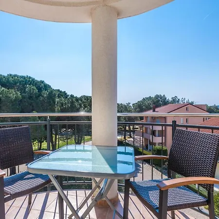 Apartment Pinia