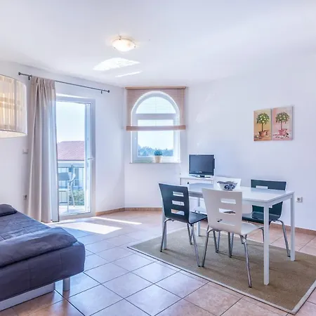 Pinia Apartment
