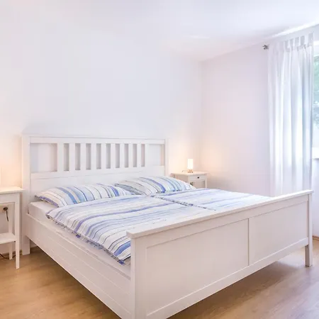 Pinia Apartment