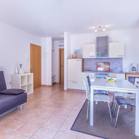 Apartment Pinia