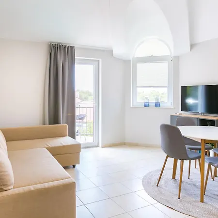 Pinia Apartment *